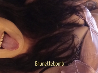 Brunettebomb