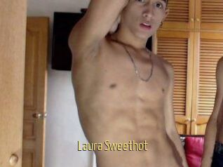 Laura_Sweethot