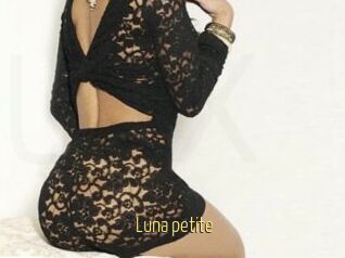 Luna_petite