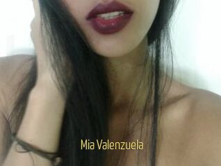Mia_Valenzuela