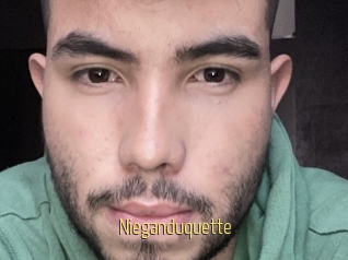 Nieganduquette